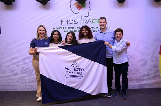 Destaque - A influência das redes sociais na saúde mental dos jovens e como protegê-los